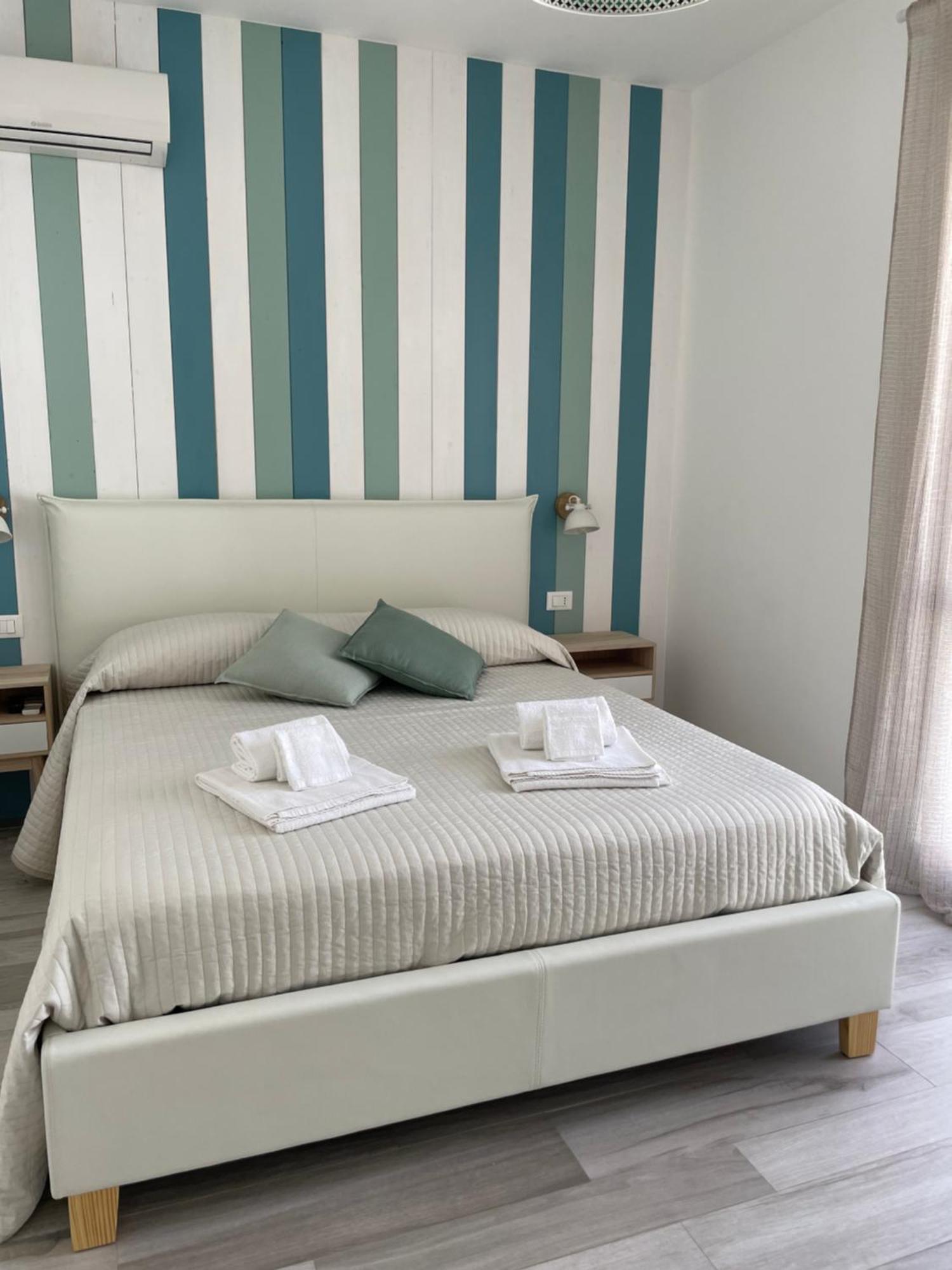 Cala Azzurra Macari Bed And Breakfast And Holidays House Екстер'єр фото