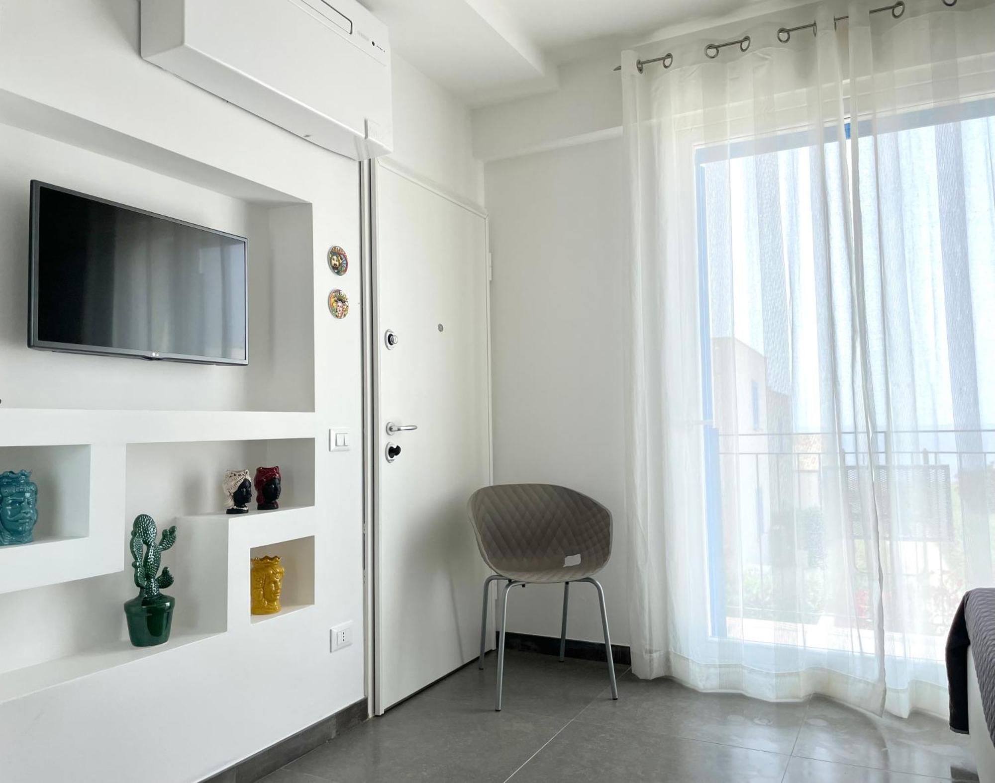 Cala Azzurra Macari Bed And Breakfast And Holidays House Екстер'єр фото